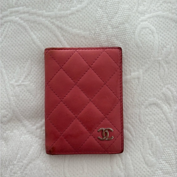 AUTHENTIC Chanel card holder ( pink) - Picture 1 of 4